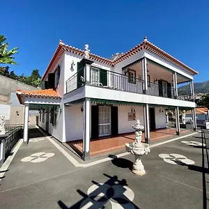  Villa Classic Tranquil Madeiran 4-bedroom